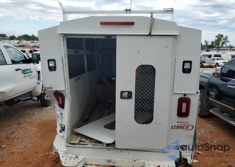 2018 Ford Econoline E350 Super Duty Cutaway Van z USA, uszkodzony, nr VIN 1FDWE3F63JDC00501